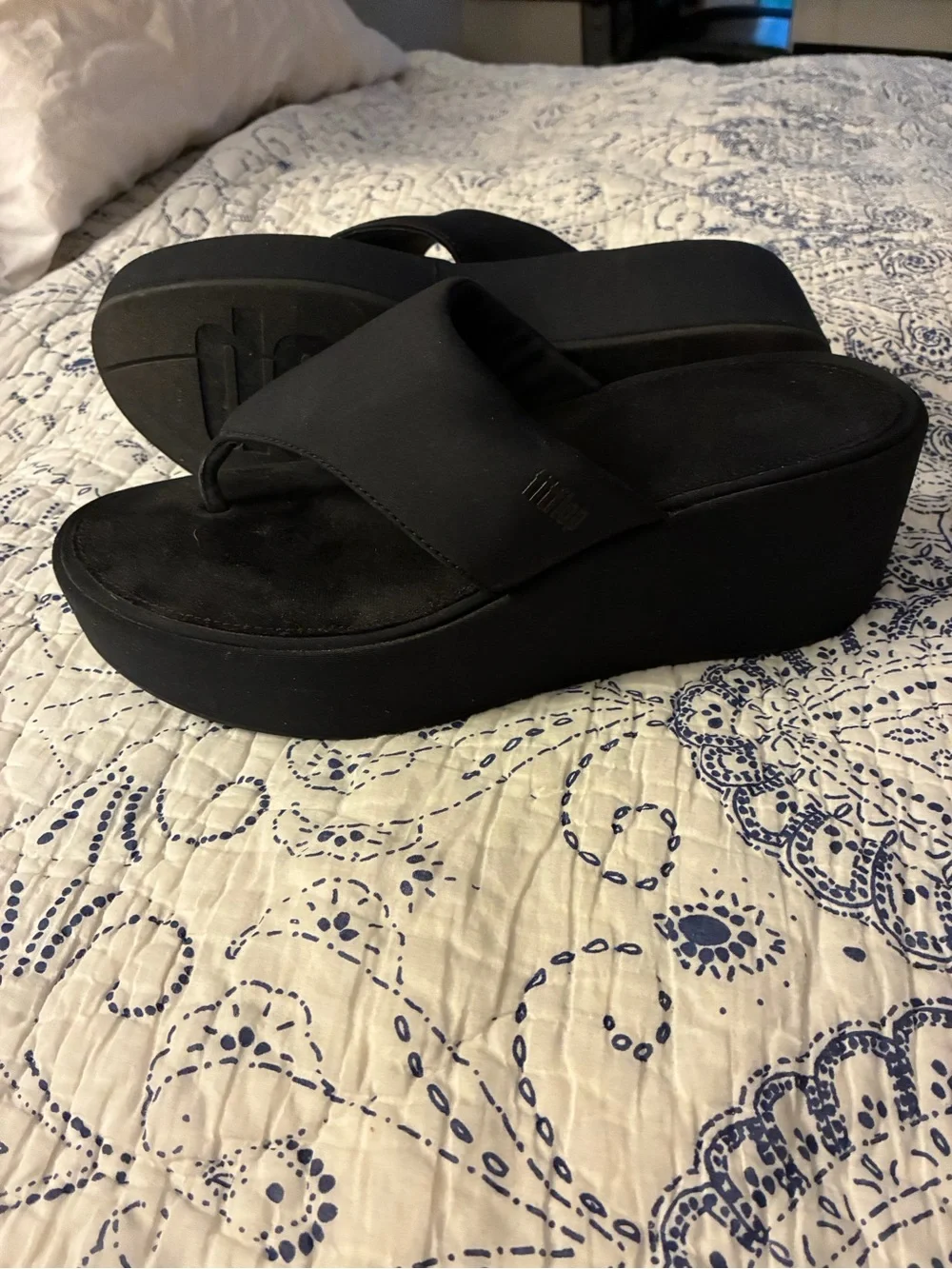 Fitflop Black Platform Slide Sandals - size 8